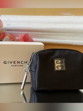 • Givenchy Airpod Case